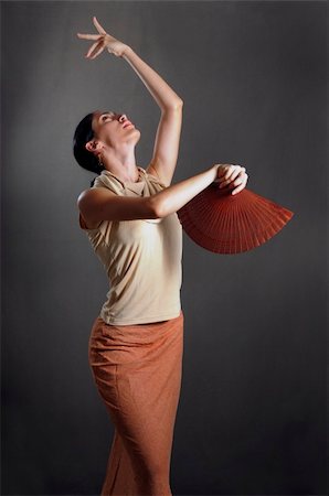 simsearch:400-06949230,k - Portrait of hispanic flamenco dancer in traditional pose with fan Stock Photo - Budget Royalty-Free & Subscription, Code: 400-04013296