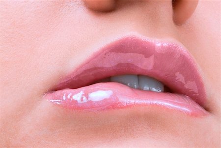 simsearch:400-05676902,k - clse up of a red mouth with lipstick and lip gloss Stock Photo - Budget Royalty-Free & Subscription, Code: 400-04013440