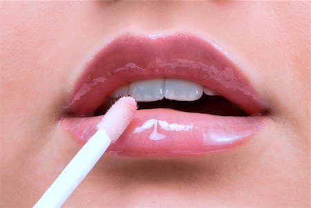 simsearch:400-05676902,k - clse up of a red mouth with lipstick and lip gloss Stock Photo - Budget Royalty-Free & Subscription, Code: 400-04013441