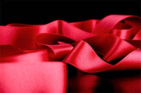 simsearch:400-07628425,k - silk red line on the black background Stock Photo - Budget Royalty-Free & Subscription, Code: 400-04013487