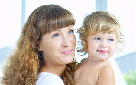 simsearch:400-04165323,k - High key portrait of happy mother with baby Photographie de stock - Aubaine LD & Abonnement, Code: 400-04026252