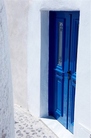 simsearch:400-07036808,k - Wonderful view of City buildings and bay on Santorini, Greece Foto de stock - Royalty-Free Super Valor e Assinatura, Número: 400-04027115