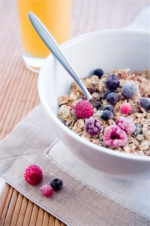 simsearch:400-04416748,k - A nice breakfast with cereals and orange juice Stock Photo - Budget Royalty-Free & Subscription, Code: 400-04027340