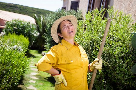 simsearch:400-04029831,k - Tired senior Italian woman having backache while gardening Fotografie stock - Microstock e Abbonamento, Codice: 400-04029834