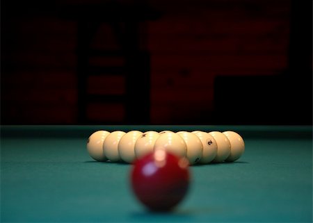 simsearch:400-09064481,k - A billiard balls with one at center Stockbilder - Microstock & Abonnement, Bildnummer: 400-04029837