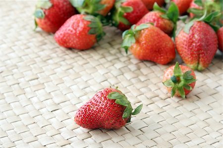 egypix (artist) - strawberry fruit Stockbilder - Microstock & Abonnement, Bildnummer: 400-04021719