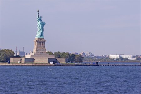 simsearch:400-05159598,k - Liberty Enlightening the World - Statue of Liberty, New York City, USA Photographie de stock - Aubaine LD & Abonnement, Code: 400-04022676