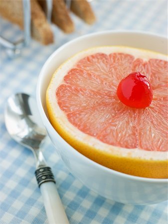 simsearch:400-04034516,k - Half a Pink Grapefruit Stock Photo - Budget Royalty-Free & Subscription, Code: 400-04034367