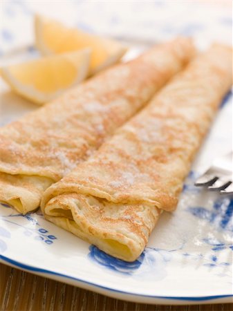 simsearch:400-04034516,k - Plate of Folded Pancakes Lemon and Sugar Stock Photo - Budget Royalty-Free & Subscription, Code: 400-04034639