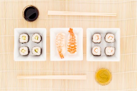 simsearch:400-06063702,k - a plate with different kinds of sushi Stock Photo - Budget Royalty-Free & Subscription, Code: 400-04035470