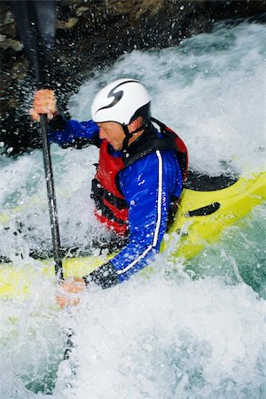 simsearch:400-04536316,k - Man kayaking in rapids Foto de stock - Super Valor sin royalties y Suscripción, Código: 400-04037288