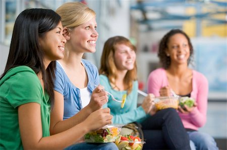 simsearch:400-04036581,k - Teenage girls enjoying healthy lunches together Stock Photo - Budget Royalty-Free & Subscription, Code: 400-04038020