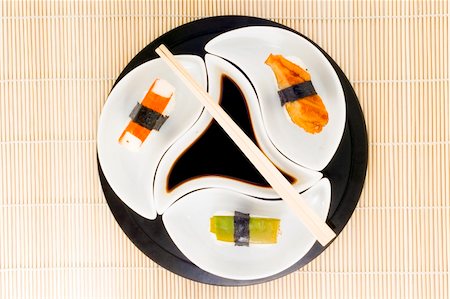 a plate with different kinds of sushi Foto de stock - Royalty-Free Super Valor e Assinatura, Número: 400-04030384