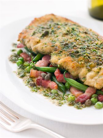 simsearch:400-04031652,k - Plate of Cotoletta of Veal with Green Beans Peas and Pancetta Stock Photo - Budget Royalty-Free & Subscription, Code: 400-04031508