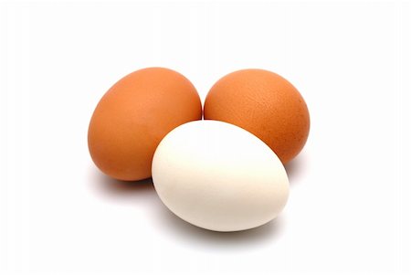 simsearch:400-04313912,k - Three chicken eggs on a white background largly Stockbilder - Microstock & Abonnement, Bildnummer: 400-04032710