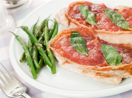 simsearch:400-04031652,k - Escalope of Veal Saltimbocca with Green Beans Stock Photo - Budget Royalty-Free & Subscription, Code: 400-04033332