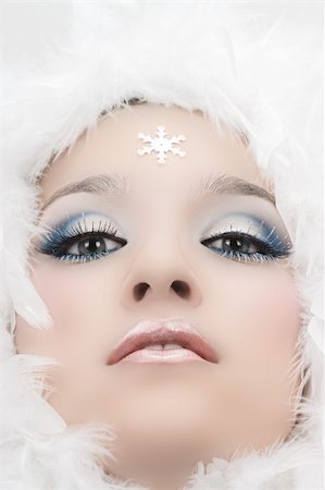 simsearch:400-04073578,k - Girl with beautiful make up, white feathers and snow flake Foto de stock - Super Valor sin royalties y Suscripción, Código: 400-04044188