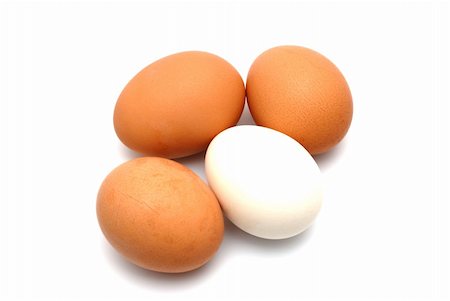 simsearch:400-04333980,k - Four chicken eggs on a white background largly Foto de stock - Super Valor sin royalties y Suscripción, Código: 400-04049816