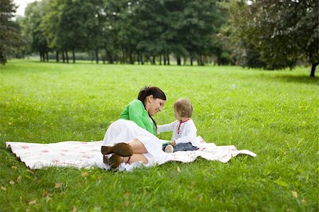 simsearch:400-04612785,k - happy family on green meadow Stock Photo - Budget Royalty-Free & Subscription, Code: 400-04040517