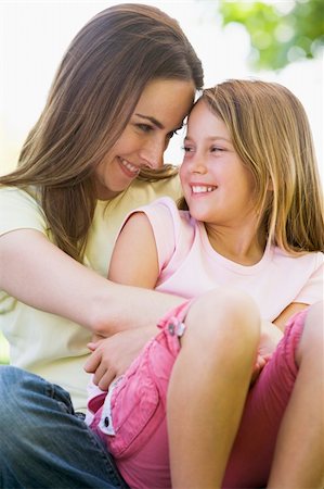 simsearch:400-04046012,k - Woman and young girl outdoors embracing and smiling Stockbilder - Microstock & Abonnement, Bildnummer: 400-04042814