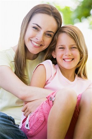 simsearch:400-04046012,k - Woman and young girl outdoors embracing and smiling Stockbilder - Microstock & Abonnement, Bildnummer: 400-04042813