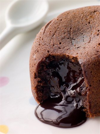 sponge puddings - Hot Chocolate Pudding with a Fondant Centre Stock Photo - Budget Royalty-Free & Subscription, Code: 400-04043211
