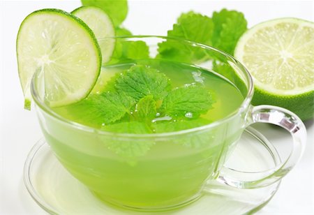 simsearch:400-03970821,k - Herbal green tea with fresh mint and lemon Foto de stock - Super Valor sin royalties y Suscripción, Código: 400-04054431