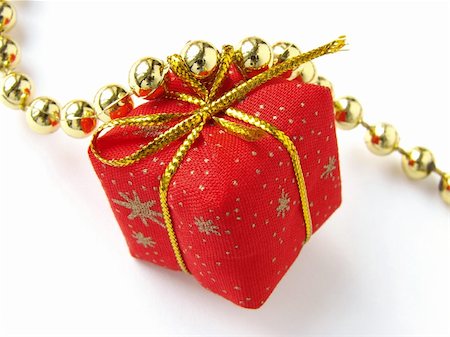 simsearch:400-03932462,k - decorative holiday red gift box Stockbilder - Microstock & Abonnement, Bildnummer: 400-04055913