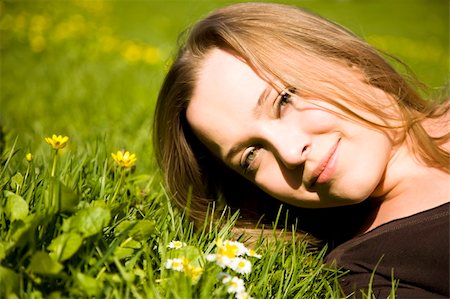 simsearch:400-04399498,k - Woman Resting In Meadow. Spring. Foto de stock - Royalty-Free Super Valor e Assinatura, Número: 400-04058967