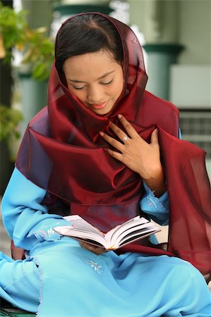 Reading Koran Stock Photo - Budget Royalty-Free & Subscription, Code: 400-04053950