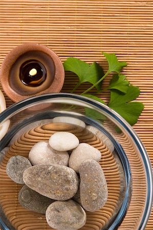 simsearch:630-03479368,k - alternative medicine. ginkgo biloba bath items on the bamboo tray. spa Stockbilder - Microstock & Abonnement, Bildnummer: 400-04064596