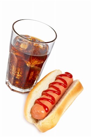 simsearch:400-04290264,k - A hot dog and soda glass, reflected on white background. Shallow DOF Stockbilder - Microstock & Abonnement, Bildnummer: 400-04066326