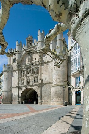 Arco de Santa Maria in the city of Burgos (Spain) Foto de stock - Super Valor sin royalties y Suscripción, Código: 400-04066913