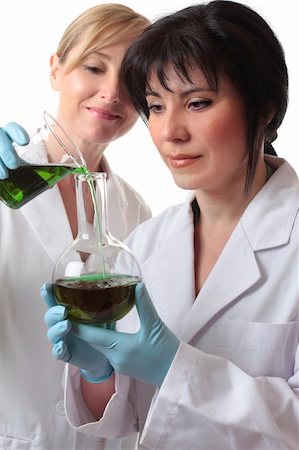 simsearch:400-04548222,k - Two female chemists at work in the laboratory. Stockbilder - Microstock & Abonnement, Bildnummer: 400-04067689