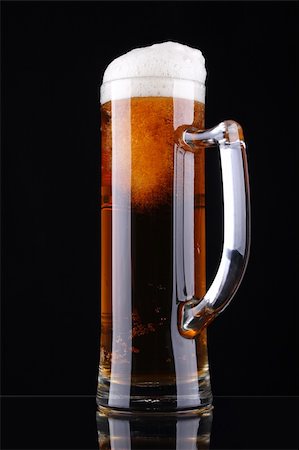 pub mirror - Glass of beer Stock Photo - Budget Royalty-Free & Subscription, Code: 400-04069634