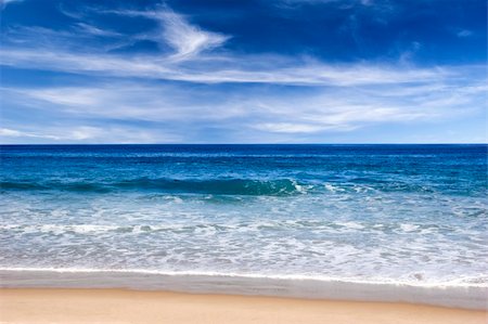 simsearch:400-04423269,k - Beautiful beach with white sand and blue water Photographie de stock - Aubaine LD & Abonnement, Code: 400-04060081