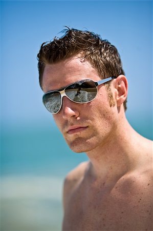 eyedear (artist) - young handsome caucasian man with sunglasses Stock Photo - Budget Royalty-Free & Subscription, Code: 400-04060363