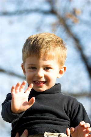 simsearch:400-04001701,k - A little boy on father shoulder in the park Stock Photo - Budget Royalty-Free & Subscription, Code: 400-04060988