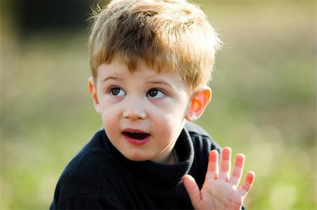 simsearch:400-04001701,k - A little boy waving hand Stock Photo - Budget Royalty-Free & Subscription, Code: 400-04060990