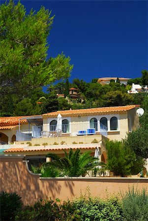 simsearch:400-04061278,k - Lush gardens and villas on French Riviera Foto de stock - Super Valor sin royalties y Suscripción, Código: 400-04061275
