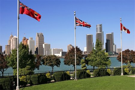 view of Detroit skyline from Windsor, Ontario Foto de stock - Super Valor sin royalties y Suscripción, Código: 400-04061318