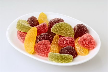 simsearch:400-04789961,k - Fruit candy on plate Foto de stock - Super Valor sin royalties y Suscripción, Código: 400-04061748