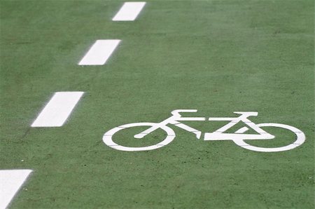 simsearch:862-05996818,k - Bike route with painted bicycle symbol Stock Photo - Budget Royalty-Free & Subscription, Code: 400-04062040