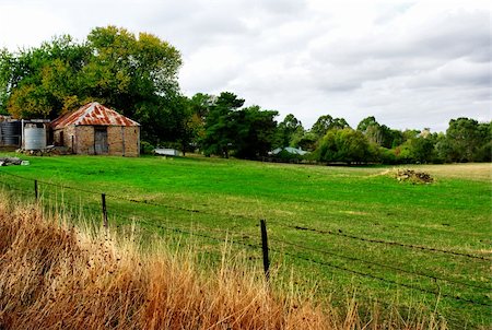 Old Farmhouse in a field Stock Photo - Budget Royalty-Free & Subscription, Code: 400-04063677