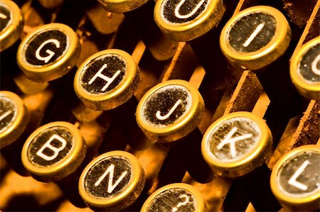 simsearch:400-08078286,k - detail of golden typewriter, close up on keys Foto de stock - Super Valor sin royalties y Suscripción, Código: 400-04070704
