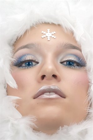 simsearch:400-04073578,k - Girl with beautiful make up, white feathers and snow flake Foto de stock - Super Valor sin royalties y Suscripción, Código: 400-04072560