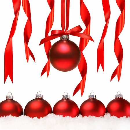 simsearch:400-04073863,k - Red christmas balls with snow isolated on white Photographie de stock - Aubaine LD & Abonnement, Code: 400-04073874