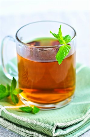 simsearch:400-06554630,k - Cup of fresh herbal mint tea with peppermint leaves Stock Photo - Budget Royalty-Free & Subscription, Code: 400-04081040