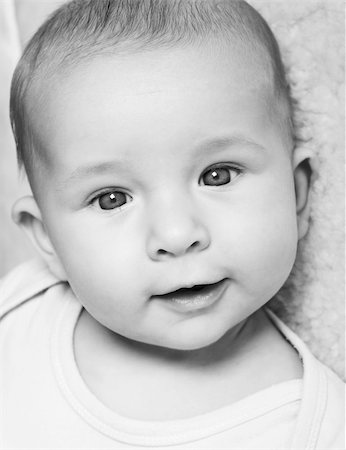 Adorable newborn portrait in BW Photographie de stock - Aubaine LD & Abonnement, Code: 400-04082432