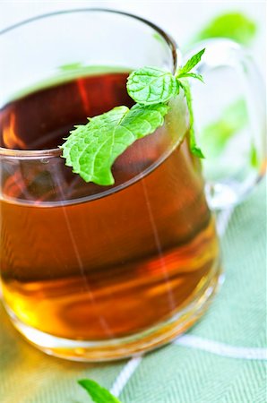 simsearch:400-06554630,k - Cup of fresh herbal mint tea with peppermint leaves Stock Photo - Budget Royalty-Free & Subscription, Code: 400-04083787